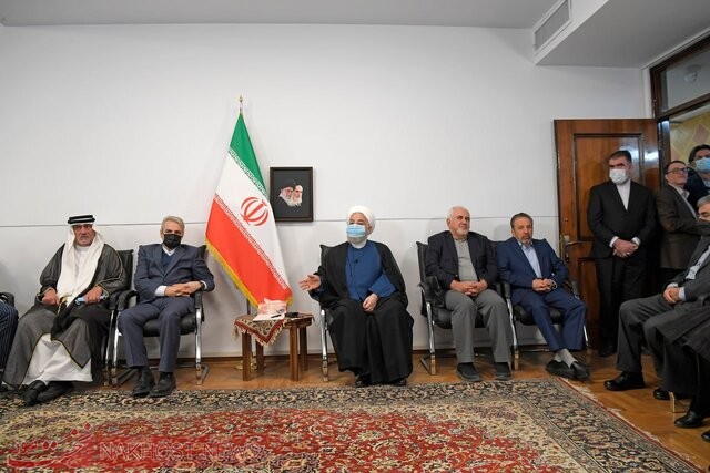 حسن روحانی: تحول با شفاف کردن جمهوریت نظام اتفاق می‌افتد