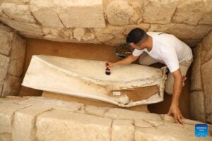کشف تابوت رومی در گورستان غزه