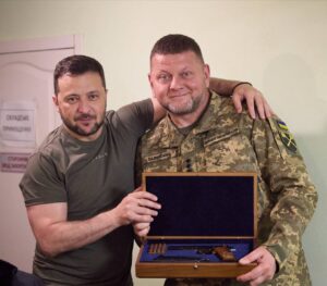 هدیه خاص زلنسکی به فرمانده ارتش اوکراین