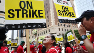 اعتصاب هزاران تن از کارکنان هتل در کالیفرنیا