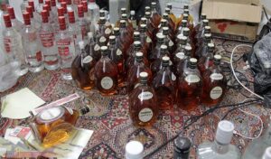 کشف ۴۵۰۰ لیتر مشروبات الکلی دست‌ساز در خوزستان