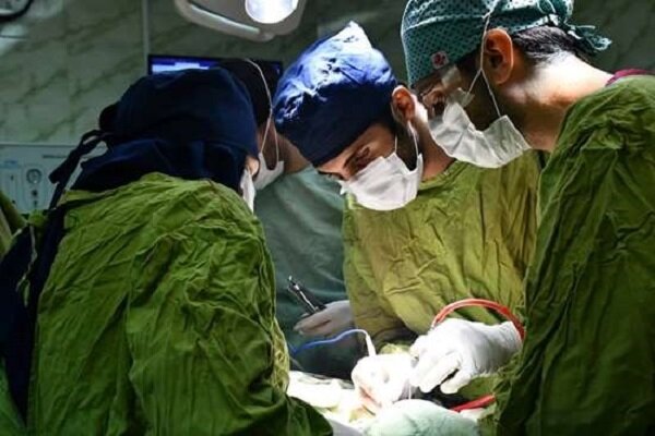 پزشکان در شهرستان‌ها دست به خدمات پُرریسک نمی زنند