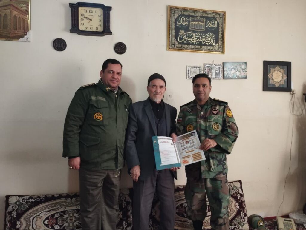 دیدار جانشین گروه 444 مهندسی با خانواده معظم شهدا