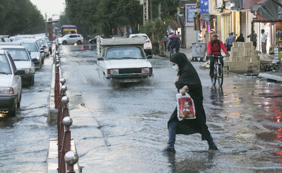 رگبار و رعد و برق در ۵ استان
