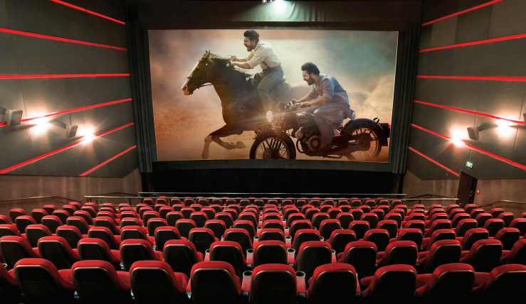 وضعیت اکران سینماهای مشهد در شب‌های قدر چگونه است؟