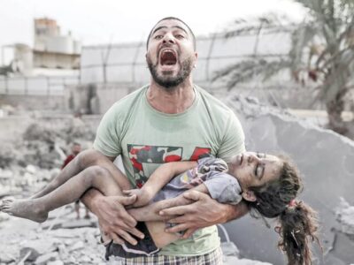 صهیونیست‌ها از زمین و هوا غزه را می‌کوبند