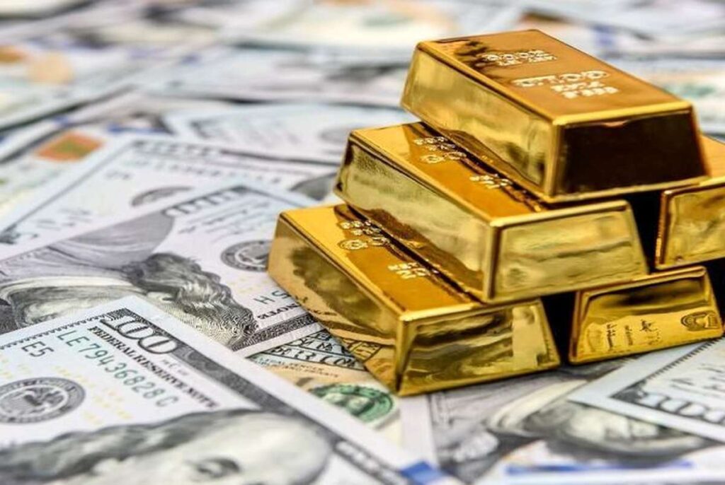 طلا و دلار نخرید؛ قیمت‌ها کاهش می‌یابد