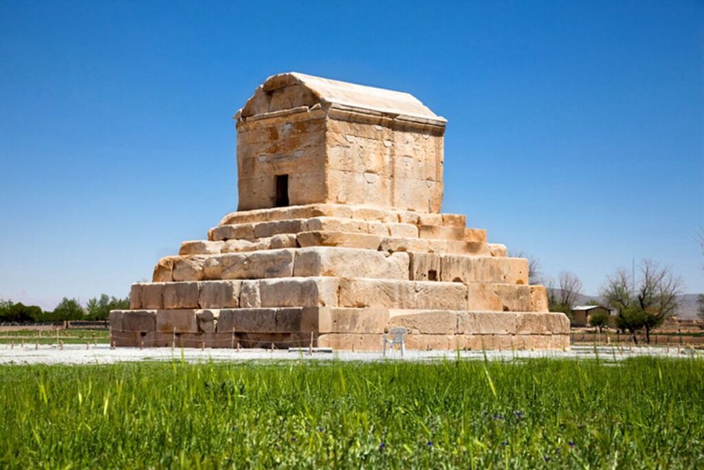 مرمت آرامگاه کوروش برای پنجمین بار