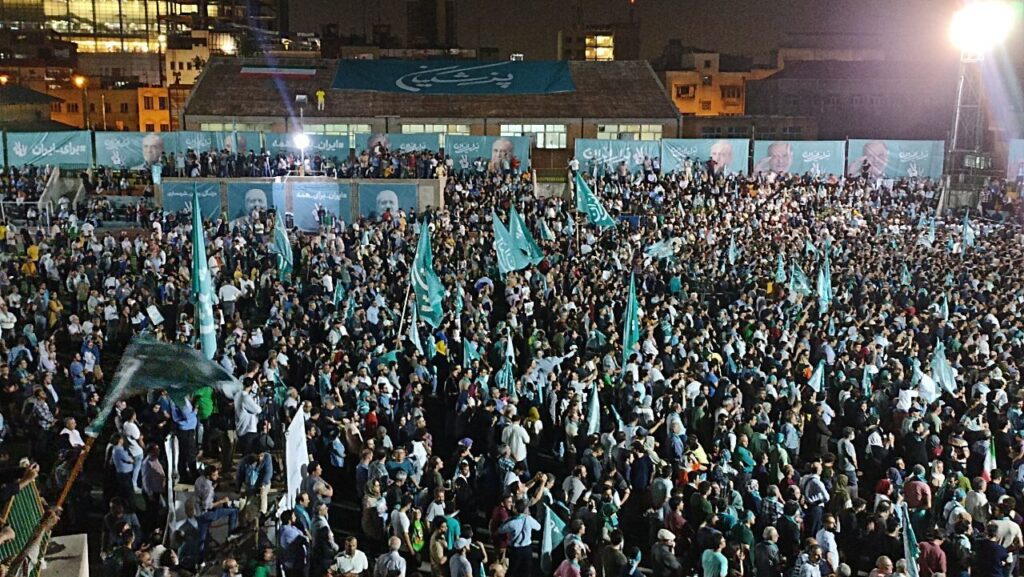 به پول و پست وابسته نیستم از حقوق مردم با قدرت دفاع می‌کنم