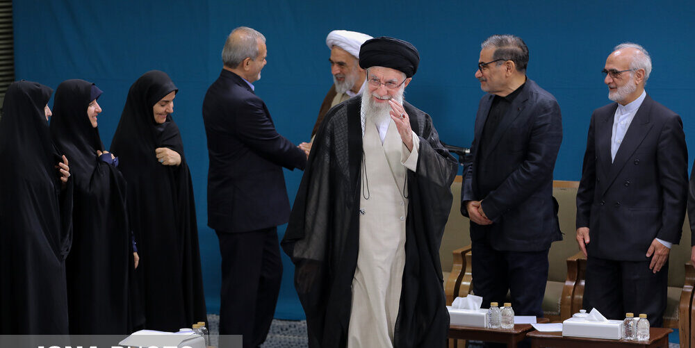 اولین دیدار رهبر انقلاب برای دولتمردان جدید چه بود؟
