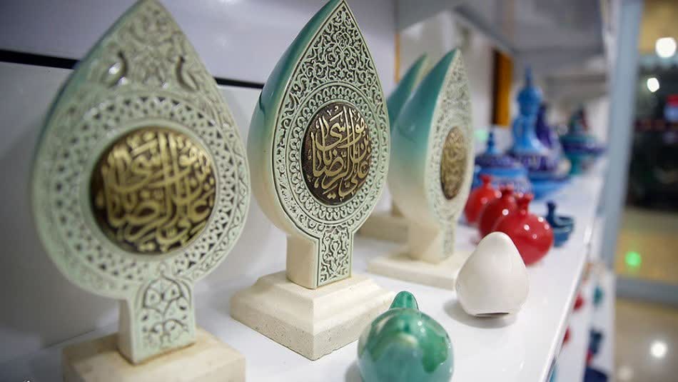 هنرمندان «سوغات رضوی» را تبدیل به برند جهانی کنند