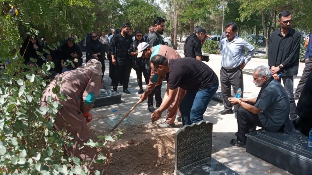 مراسم تشیع و ترحیم “ملیحه سادات حسینی زهرایی” خواهر شهید