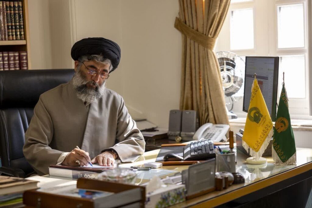 برگزاری نمایشگاه «زندگی با کتاب» در کتابخانه مرکزی حرم مطهر رضوی
