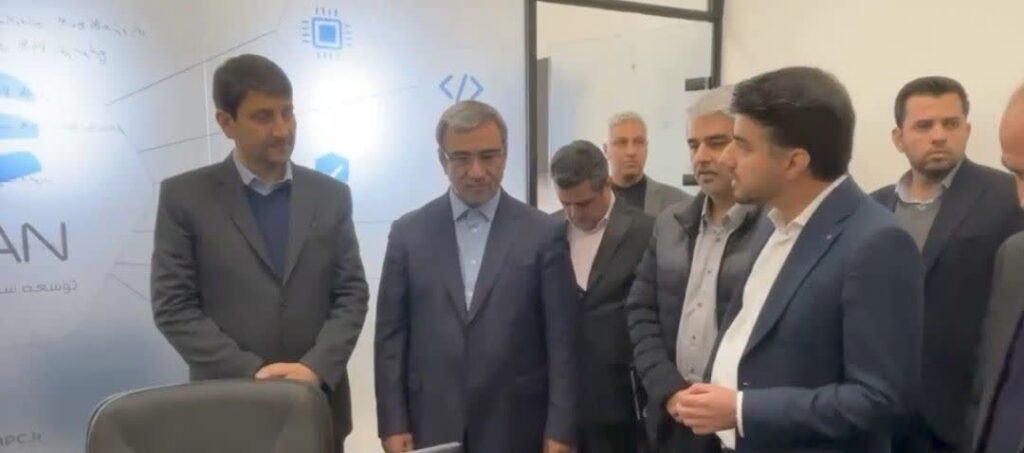 ازدید وزیر ارتباطات از پروژه ابر دولت در مشهد