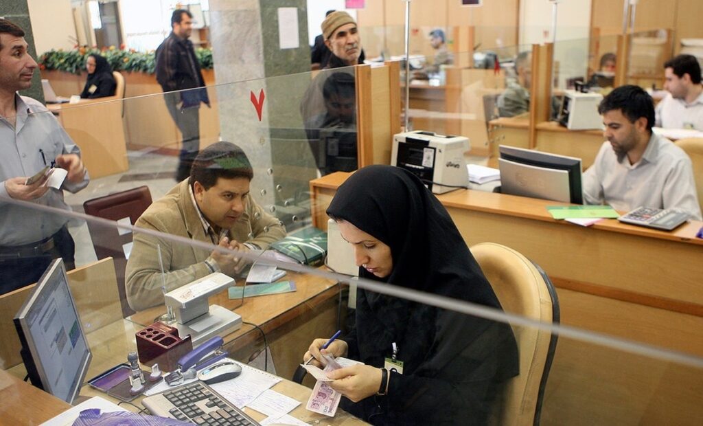 تکذیب شایعه تعویق حقوق کارمندان دولت