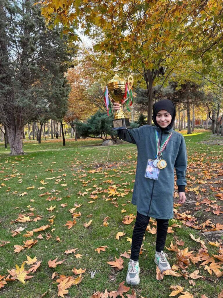 کسب ۴ مدال و افتخارآفرینی شناگر مشهدی در مسابقات کشوری