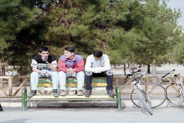 چرا برخی نوجوانان فحاشی میکنند؟