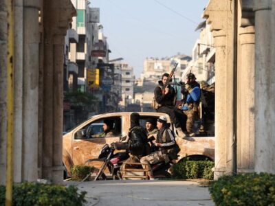 تسلط مخالفان مسلح بر دمشق و سقوط دولت سوریه