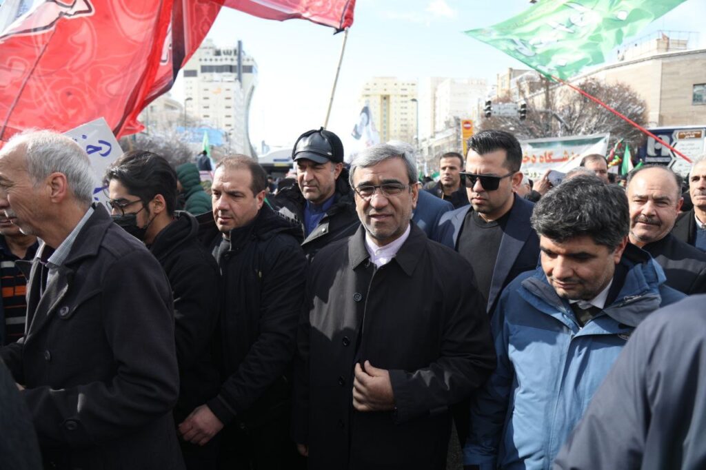 استاندار خراسان رضوی در جمع راهپیمایان 22 بهمن