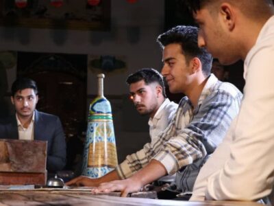 لیگ گل یا پوچ دانش آموزی در خط پایان