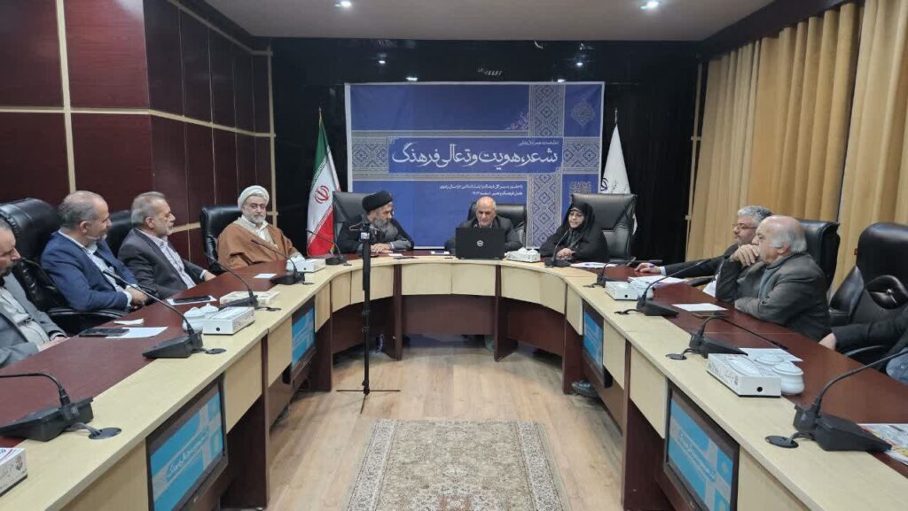 نشست هم‌اندیشی شاعران با مدیرکل فرهنگ و ارشاد اسلامی خراسان رضوی