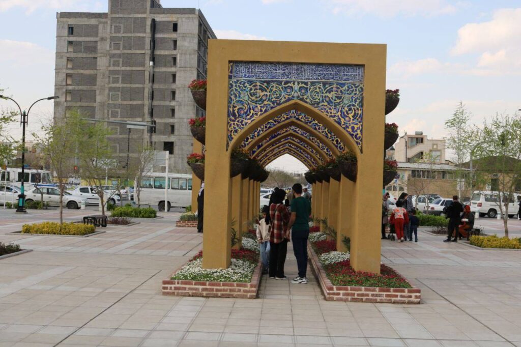 تلفیق بیش از ۱۰۰ قطعه المان ایرانی-اسلیمی در جشنواره گل رضوان