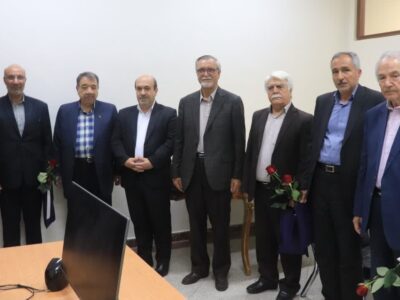 آیین تجلیل از بازنشستگان ثبت اسناد خراسان رضوی