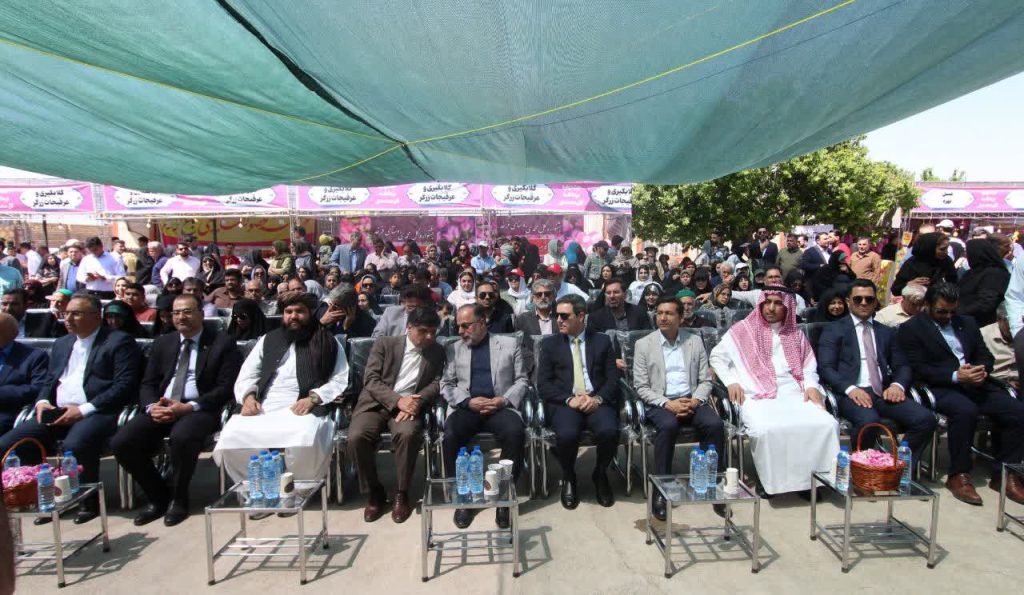 حضور مهمانان خارجی در جشنواره گل محمدی روستای فرخد مشهد