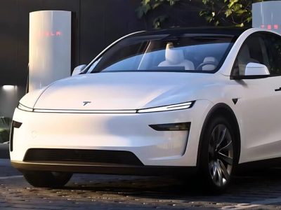 خودروی تسلا خودش از کارخانه به خانه مشتری رفت