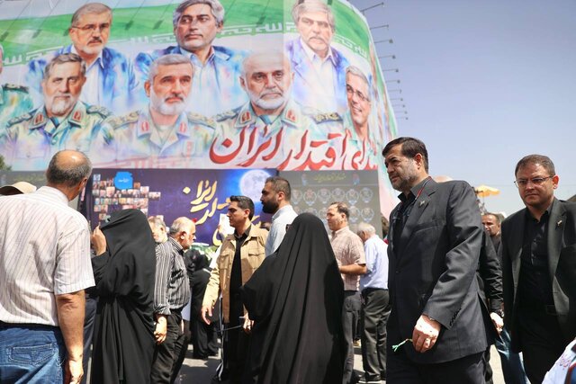 نباید یک دلقک را جدی گرفت