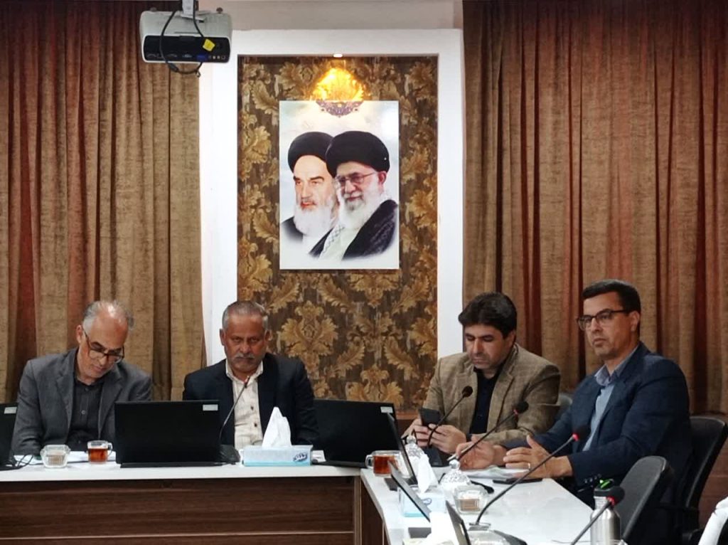همایش پیاده روی خانوادگی با شعارپویش «هم زمین» در مشهد