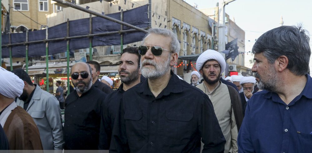 لاریجانی با استایل جدید در مراسم/واکنش‌ها در فضای مجازی