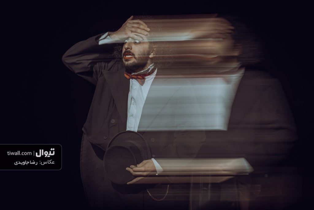 تئاتر در انتظار گودو در مشهد اجرا می‌شود
