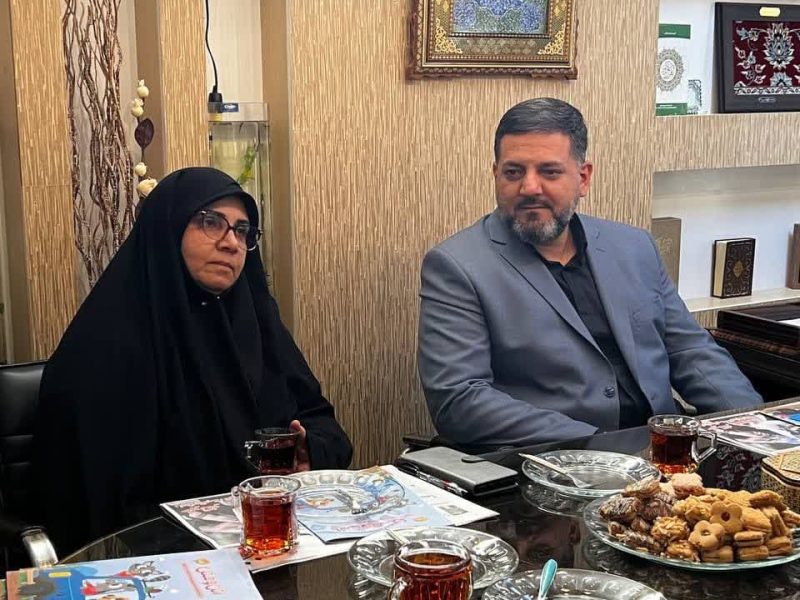 عطر ایثار در تحریریه نشریه نخست