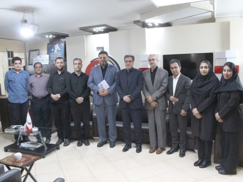 حضور نماینده مجلس دکتر عظیمی راد و مدیر کل بنیاد شهید خراسان رضوی در هفته نامه نخست