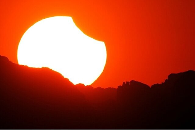 آخرین کسوف سال ۱۴۰۴؛ نمایشی کیهانی دور از چشم ایرانیان