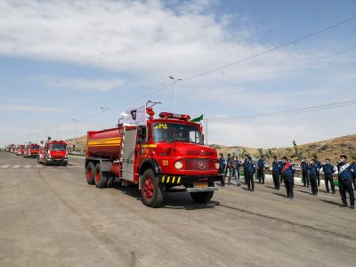 از رژه ماشین های آتش نشانی مشهد تا رونمایی از تجهیزات جدید