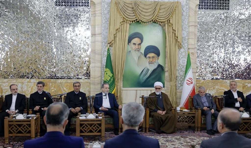 مشهد می‌تواند محور گفت‌وگو، تعامل و دیپلماسی فرهنگی و زیارت، باشد