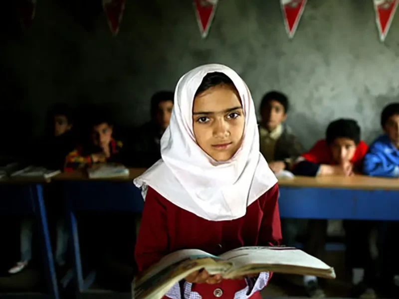 مدارس خاص دولتی، فقر را به رخ دهکهای پایین میکشند!