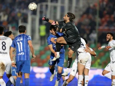 خلاصه بازی استقلال ۱ – ملوان ۱