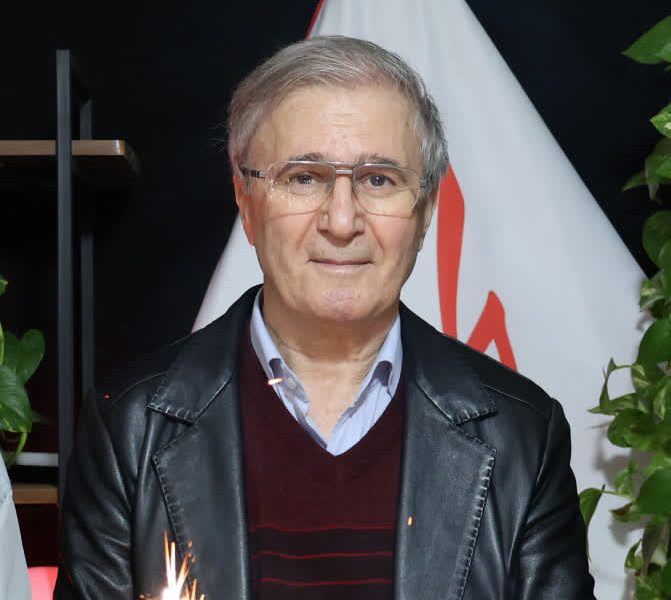 تولدِ تجربه؛ حسین کاووسی در قاب موسسه مطبوعاتی رسانه گستر نخست