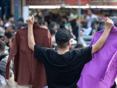 کسی حالش خوب نباشد لباس هم نمیخرد!