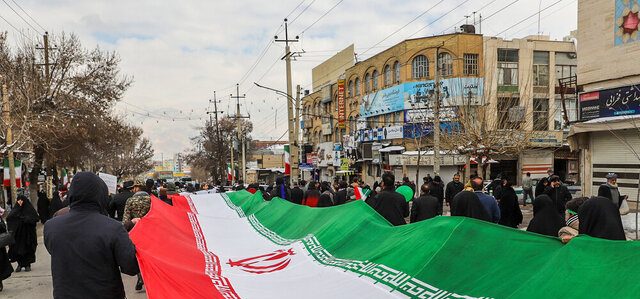 در راهپیمایی ۲۲ بهمن؛ حضور مردم، زودتر از مسئولان