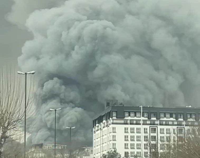 آتش‌سوزی در بازارچه جنت آباد/آتشنشانان مشغول عملیات