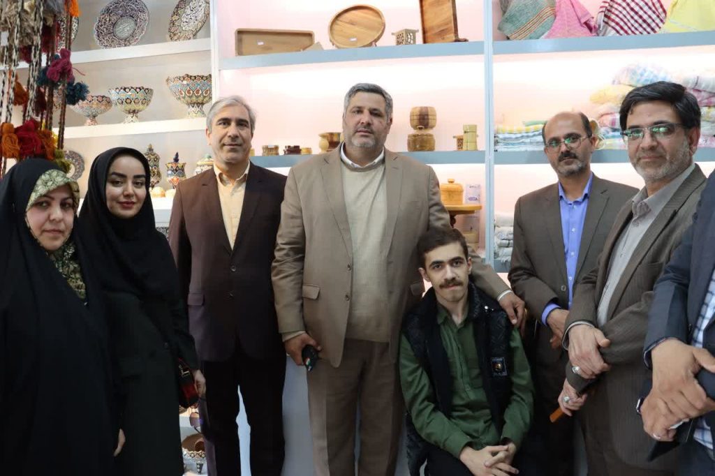 بازدید معاون استاندار تربت حیدریه از کارگاه‌های اشتغال خانگی