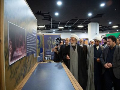 نمایشگاه در لباس سربازی (رهبر شهید) در مشهد برپا شد