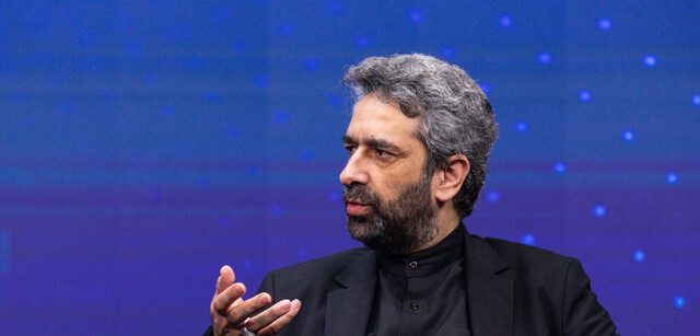 ترویج اختلاف در هر لباس و مقامی، از پشت خنجر زدن است