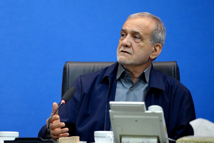 دستور جمع‌کردن شرکت‌های پیمانکاری را صادر کردم