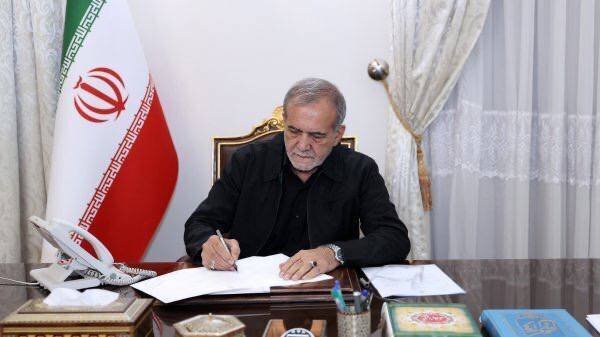 «کاخ بلند» فردوسی، نه تنها از باد و باران گزندی ندید، بلکه پناهگاه هویتی ایرانی شد