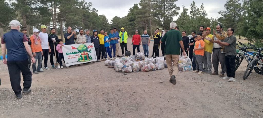 پیمایش دوچرخه سواری گلگشت پنج شنبه و جمع آوری زباله پارک جنگلی شهیدعظیمی